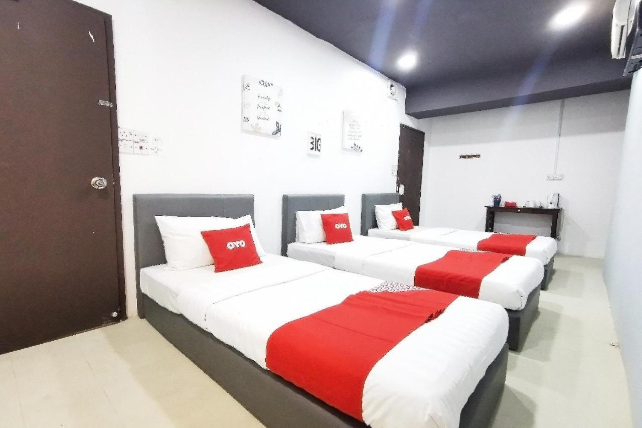 Oyo 89398 Doorbellz Hotel Kota Kinabalu Exterior photo