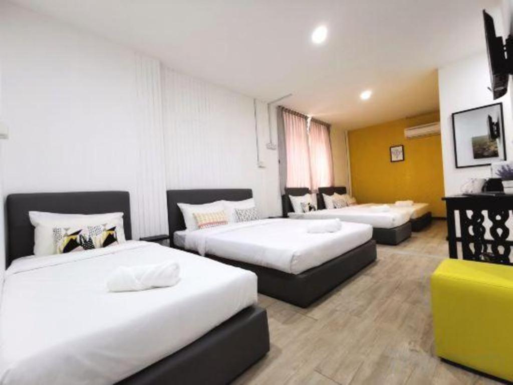 Oyo 89398 Doorbellz Hotel Kota Kinabalu Exterior photo