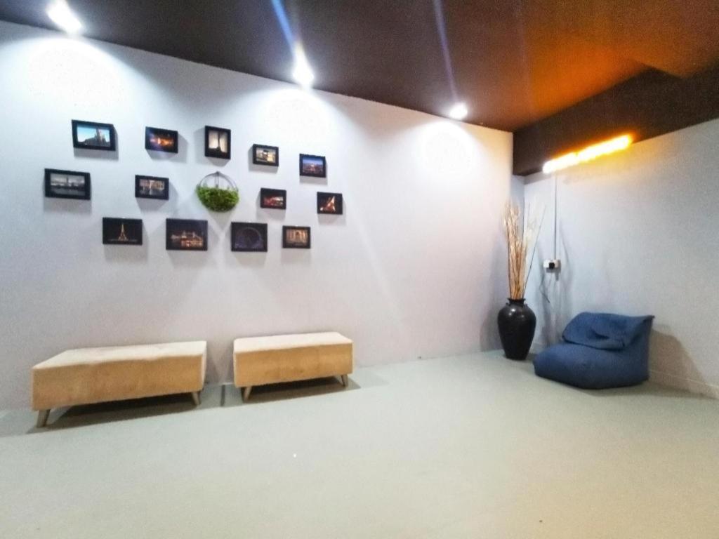 Oyo 89398 Doorbellz Hotel Kota Kinabalu Exterior photo