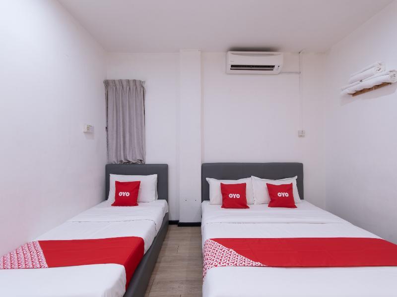 Oyo 89398 Doorbellz Hotel Kota Kinabalu Exterior photo